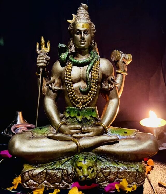 Lord Shiva Statue Metallic Finish Pooja Mandir Room, Shankar Mahadev Showpiece Idol, Shiv Ji Murti, Home & Office Decor, Marriage Gift - Gold (7 x 5 x 2.5) Inches