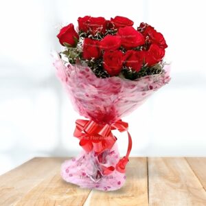 The FloralMart Fresh Flowers Bouquet of 8 Red Roses in Cellophane Wrapping, Bunch of 08 (Red)