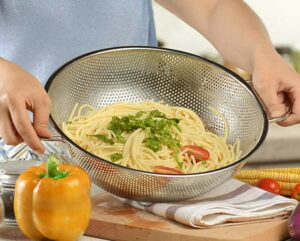 Sanskriti Exports Multipurpose Stainless Steel Colander Strainer Drainer with Handle for Rice Fruits Vegetable Noodles Pasta Beans Grains Washing Filter Basket for Kitchen (25.5x25.5x9 cm)