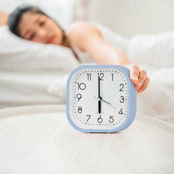 Analog Alarm Clock - Lightweight Battery Powered Table Clock for Heavy Sleepers - Blue Plastic - Image 5