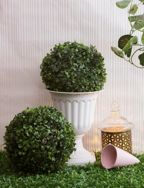 Set of 2 Eucalyptus Boxwood Topiary Balls - 28 cm Green - Image 2