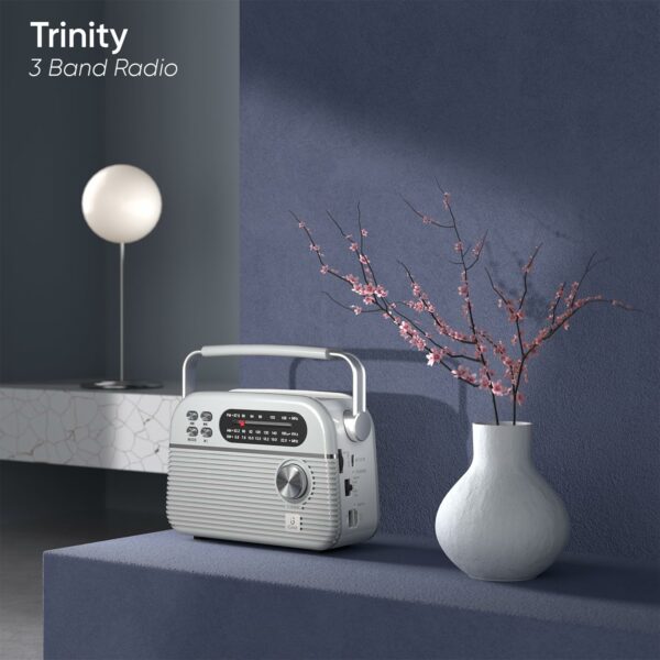 Retro Solar-Powered MP3 Player & 3-Band Radio with Bluetooth - Image 2