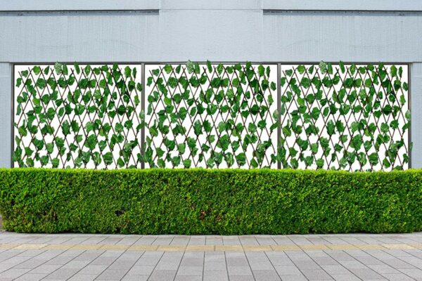 Expandable Artificial Grass Fence for Home & Garden Decor - Image 3