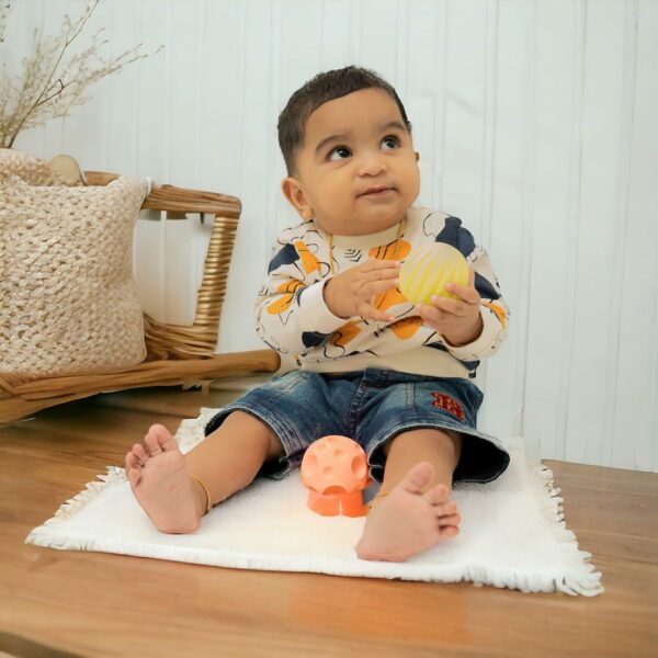 Sensory Balls Toy Pack of 6 - Soft Silicone for Infants - Image 3