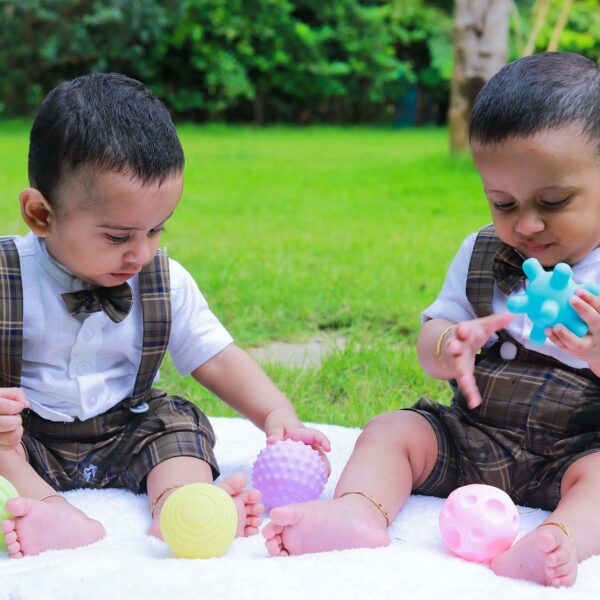 Sensory Balls Toy Pack of 6 - Soft Silicone for Infants - Image 2